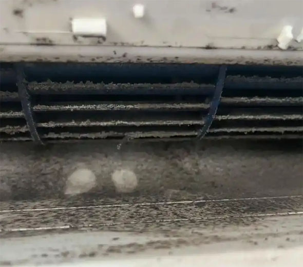 常德空调吹的风有股烧焦味是怎么回事